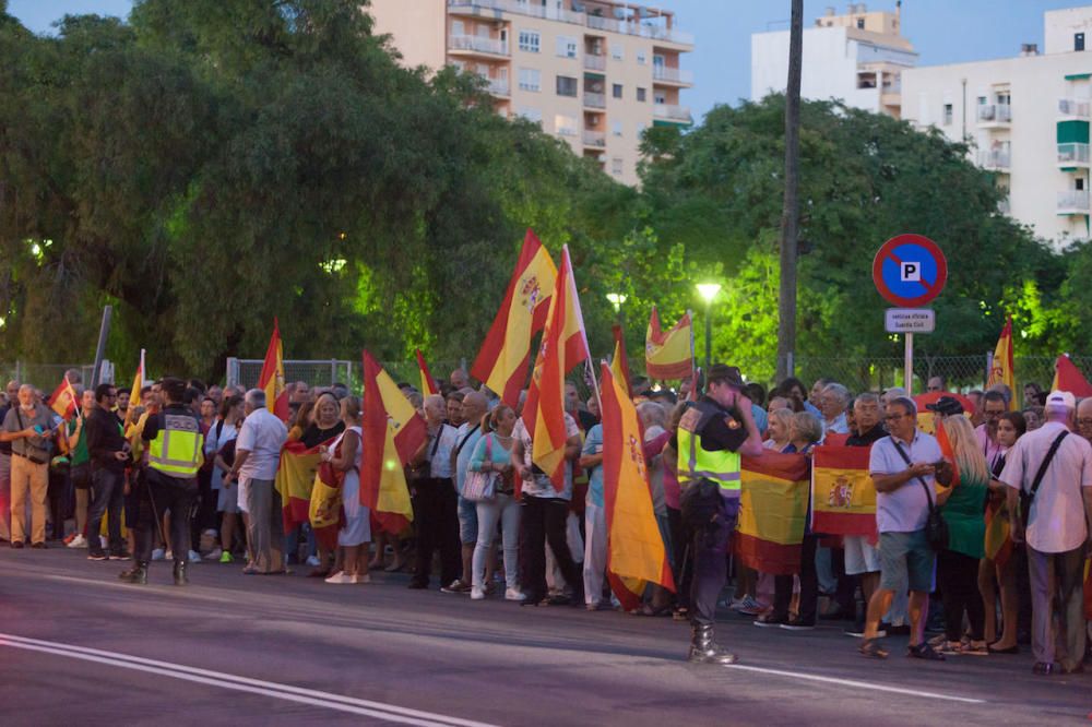 Concentración para apoyar a la Guardia Civil