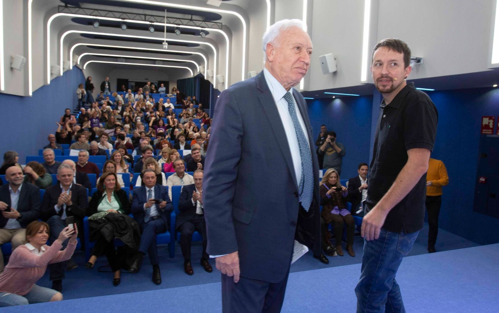 Así ha sido el cara a cara entre García-Margallo y Pablo Iglesias en el Club INFORMACIÓN