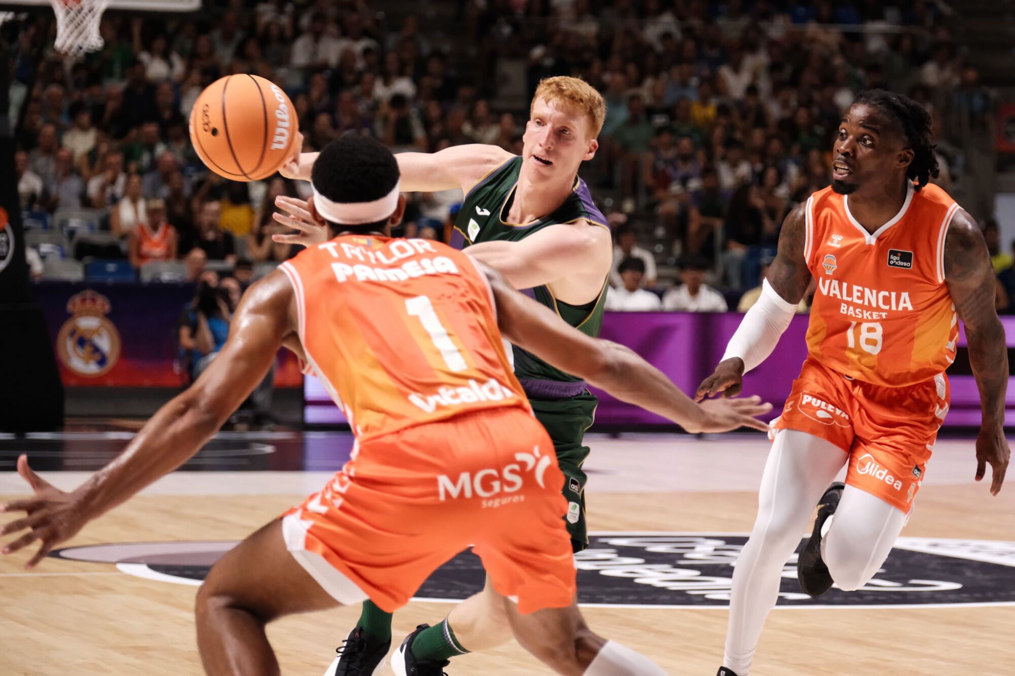 Unicaja - Valencia Basket en el Supercopa de Baloncesto 2025.
