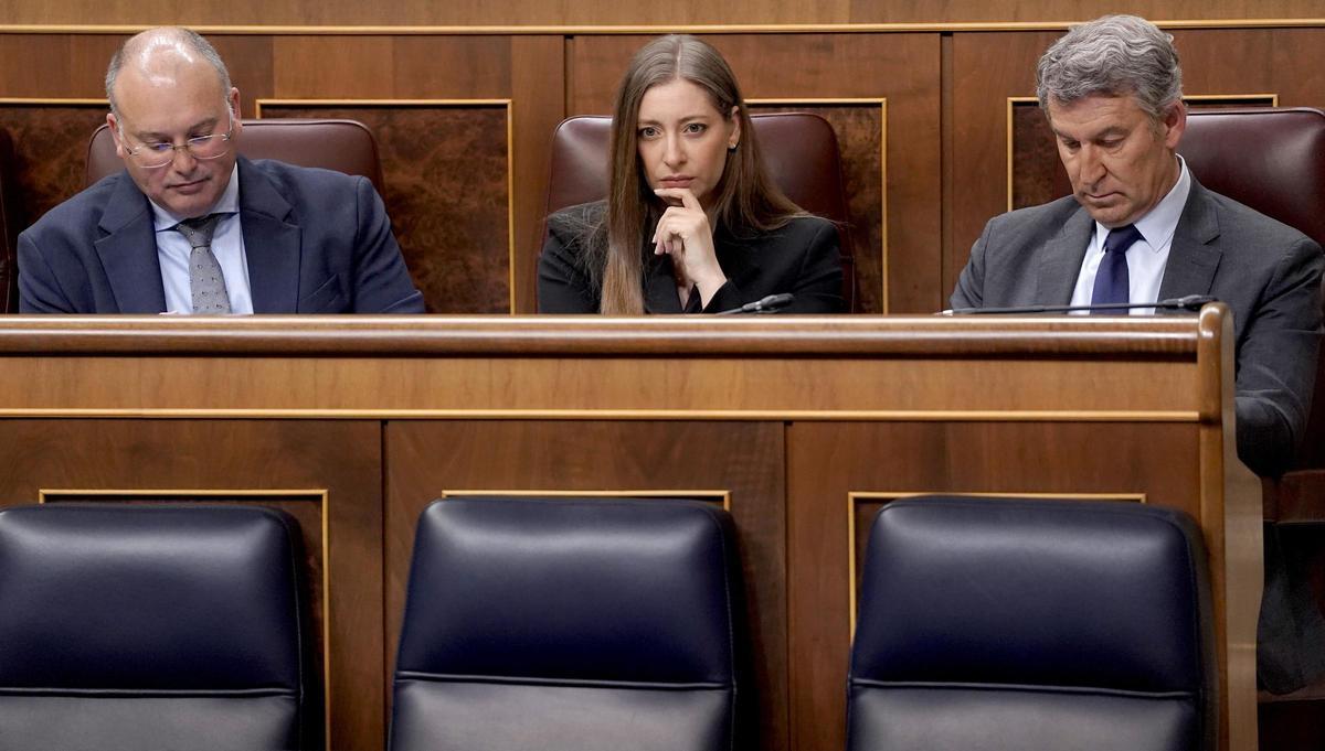 Alberto Núñez Feijóo, Miguel Tellado y Ester Muñoz, PP. Sesión de control al Gobierno en el Congreso de los Diputados.