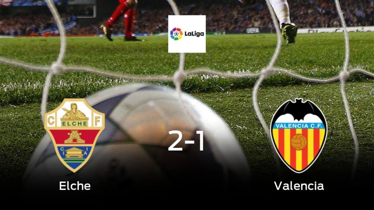 El Elche vence 2-1 en casa al Valencia