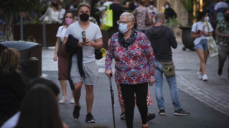 Canarias suma casi medio centenar de muertes por coronavirus en la última semana