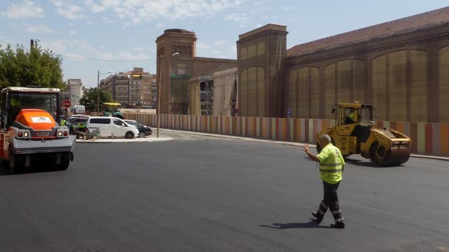 Treballs a la plaça del Remei, aquest matí, per fer la nova rotonda