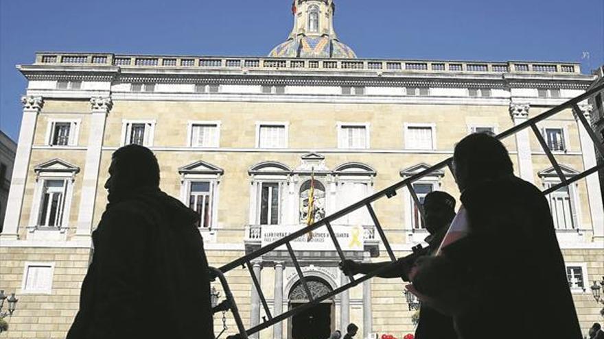 Torra desoyó el viernes el ‘no’ del Síndic a los lazos amarillos