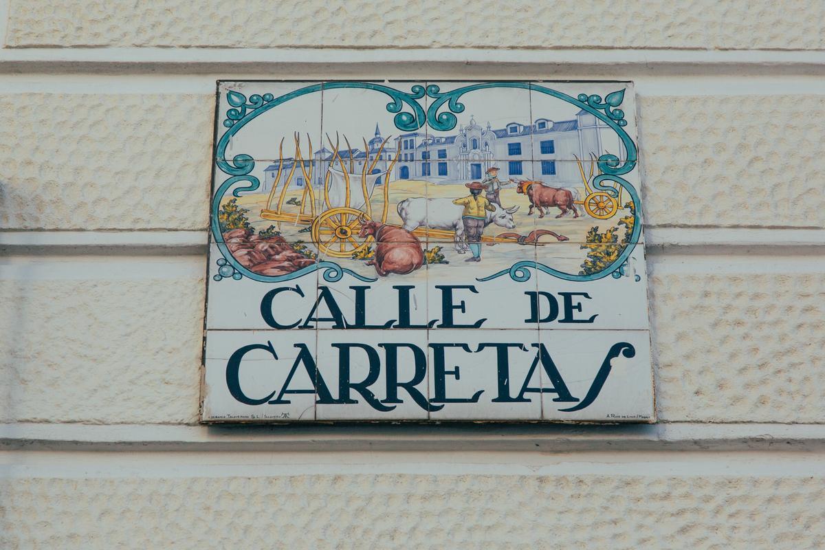Placa de la calle de Carretas.