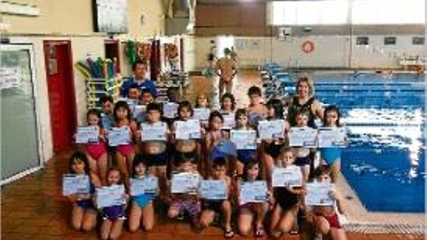 Escolars participants a un dels darrers cursos.