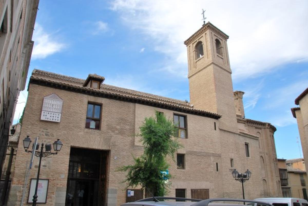 El Círculo del Arte se encuentra en la Plaza San Vicente, 2