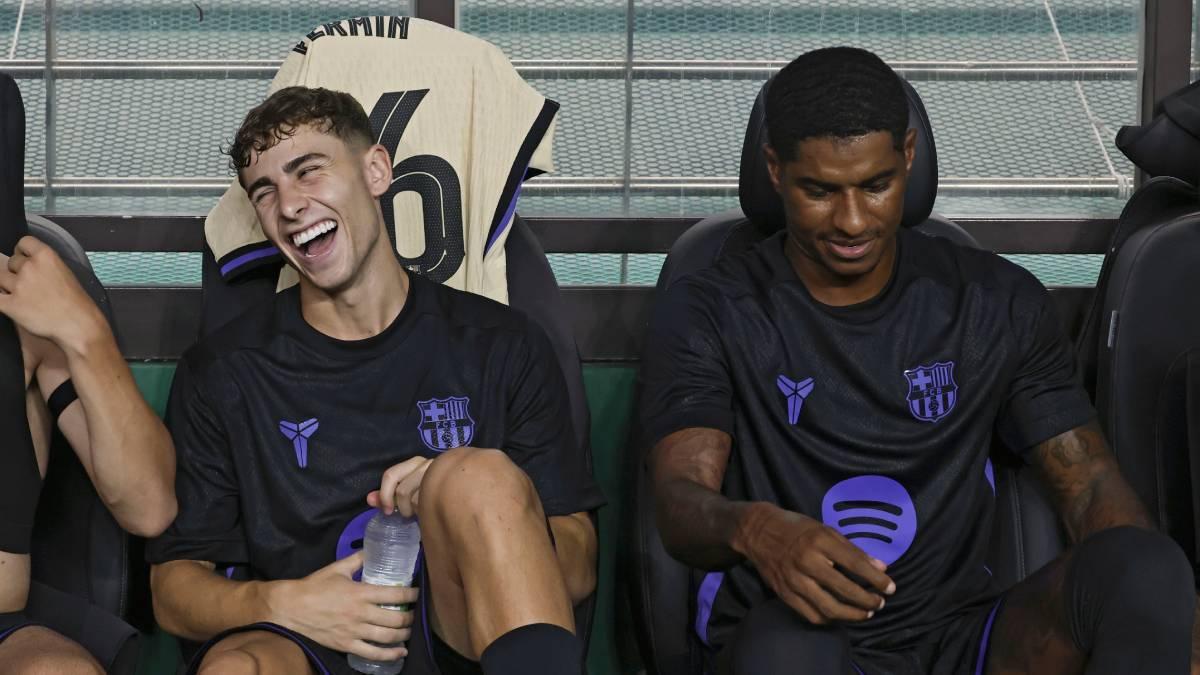 Flick: "Rashford puede jugar de nueve y de once"