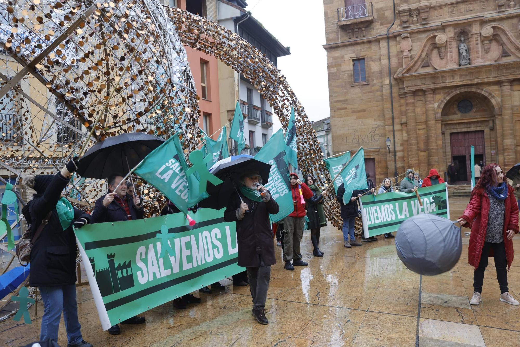 En imágenes: así se ha vivido el pleno extraordinario para el convenio de La Vega