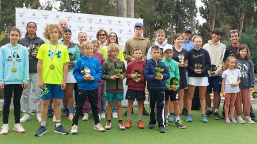 El XX Torneig Ajuntament de Sant Josep de tenis corona a los campeones en el Ibiza Club de Campo