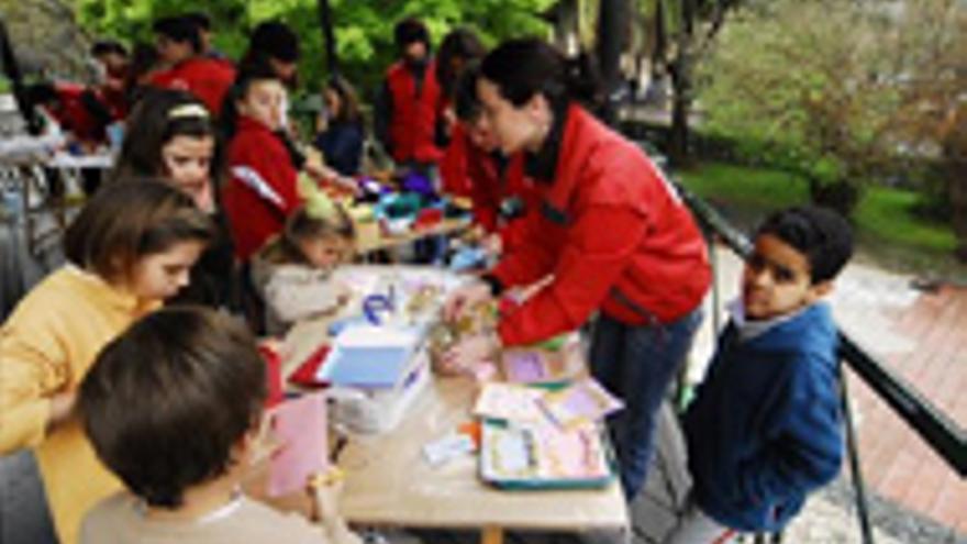 Cruz Roja rescata juegos de niños frente a la &#039;play&#039;