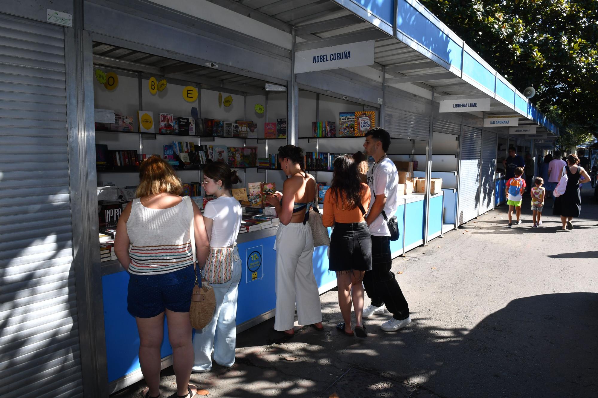 La Feria del Libro de A Coruña se instala en los jardines de Méndez Núñez