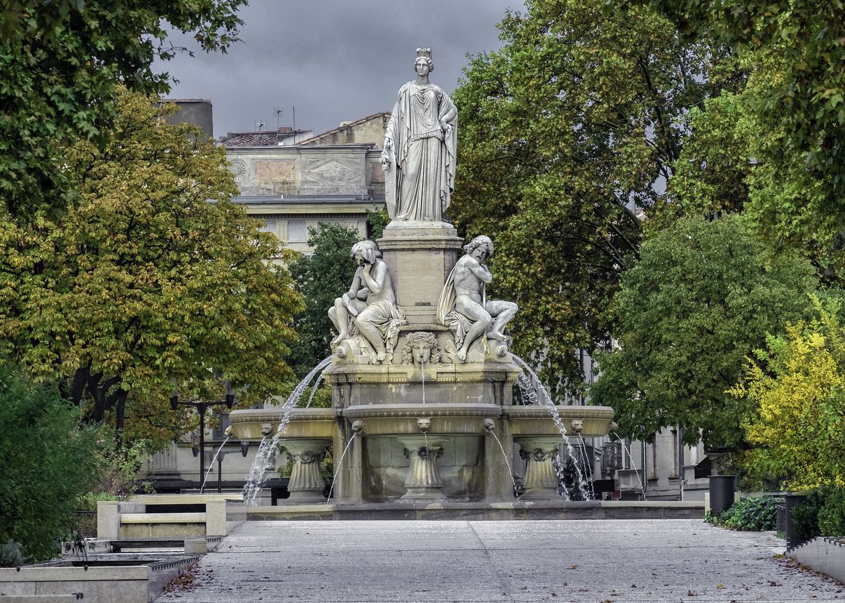 Conviene perderse por Nimes para descubrir algunos rincones mágicos.