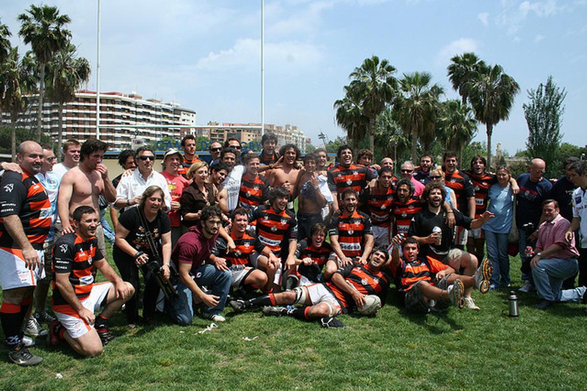 El aumento de nivel del primer equipo hace que el segundo equipo lograse el ascenso a primera territorial.