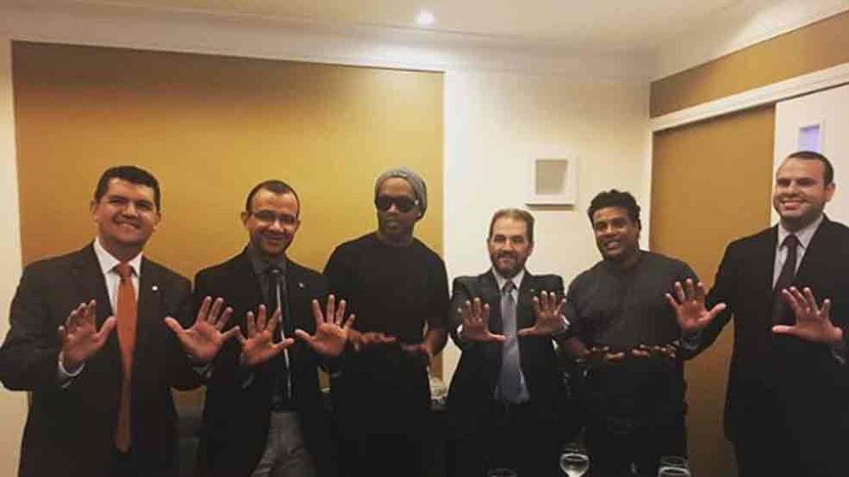 Ronaldinho ha fichado por el PRB