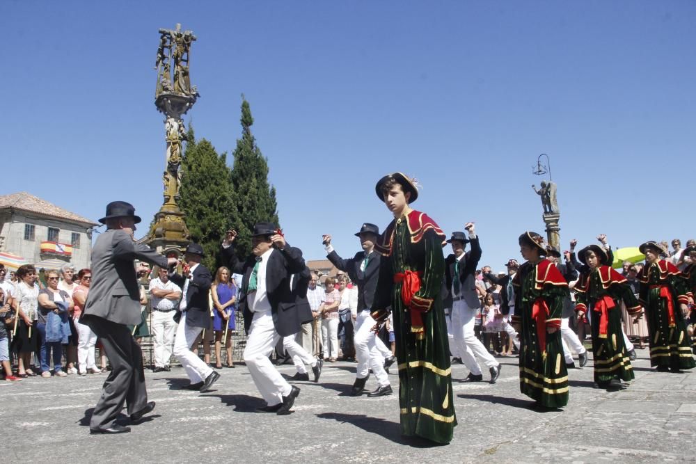 O Hío baila para rendir culto a San Roque