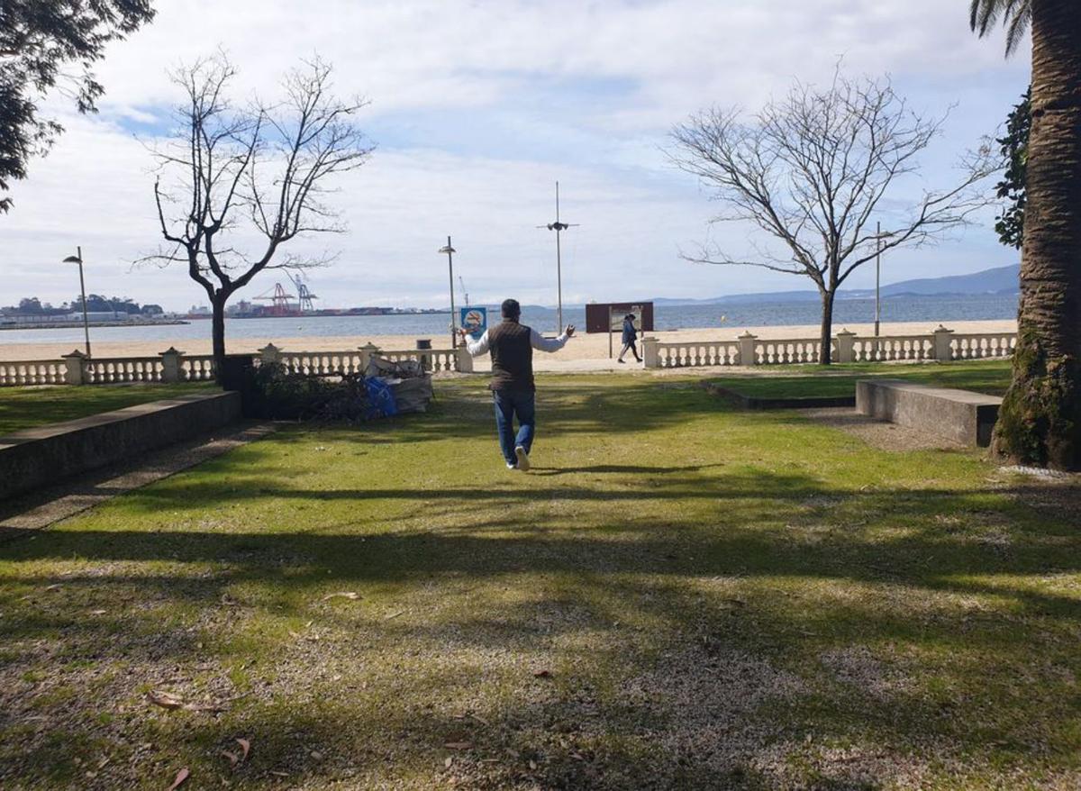 Principal entrada a la playa de A Concha-Compostela. | FDV