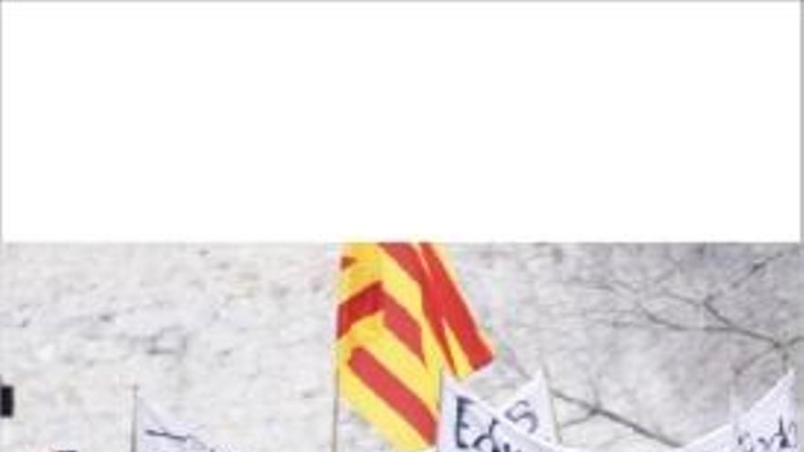 Mig miler d&#039;universitaris es manifesten a Girona