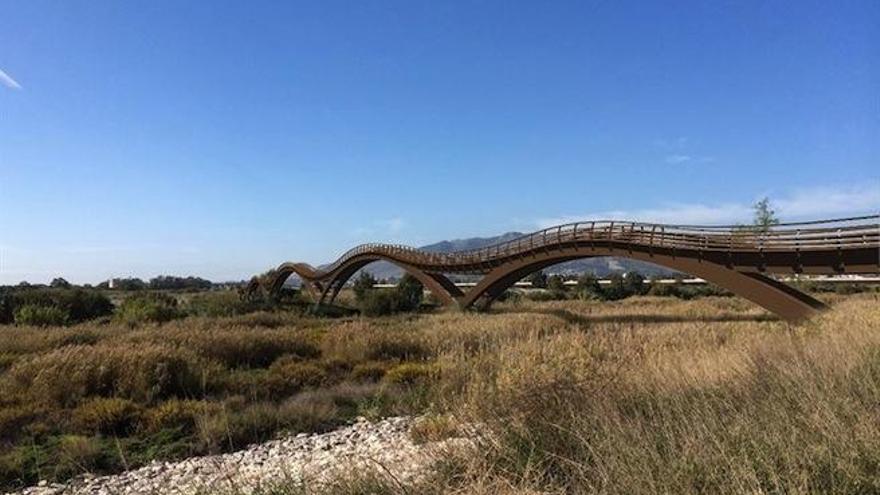 Recreación de la pasarela diseñada por la Diputación Provincial y el Ayuntamiento de Málaga sobre el río Guadalhorce.