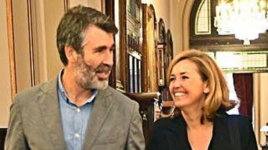 Los ediles socialistas Juan Díaz Villoslada y Diana Cabanas.