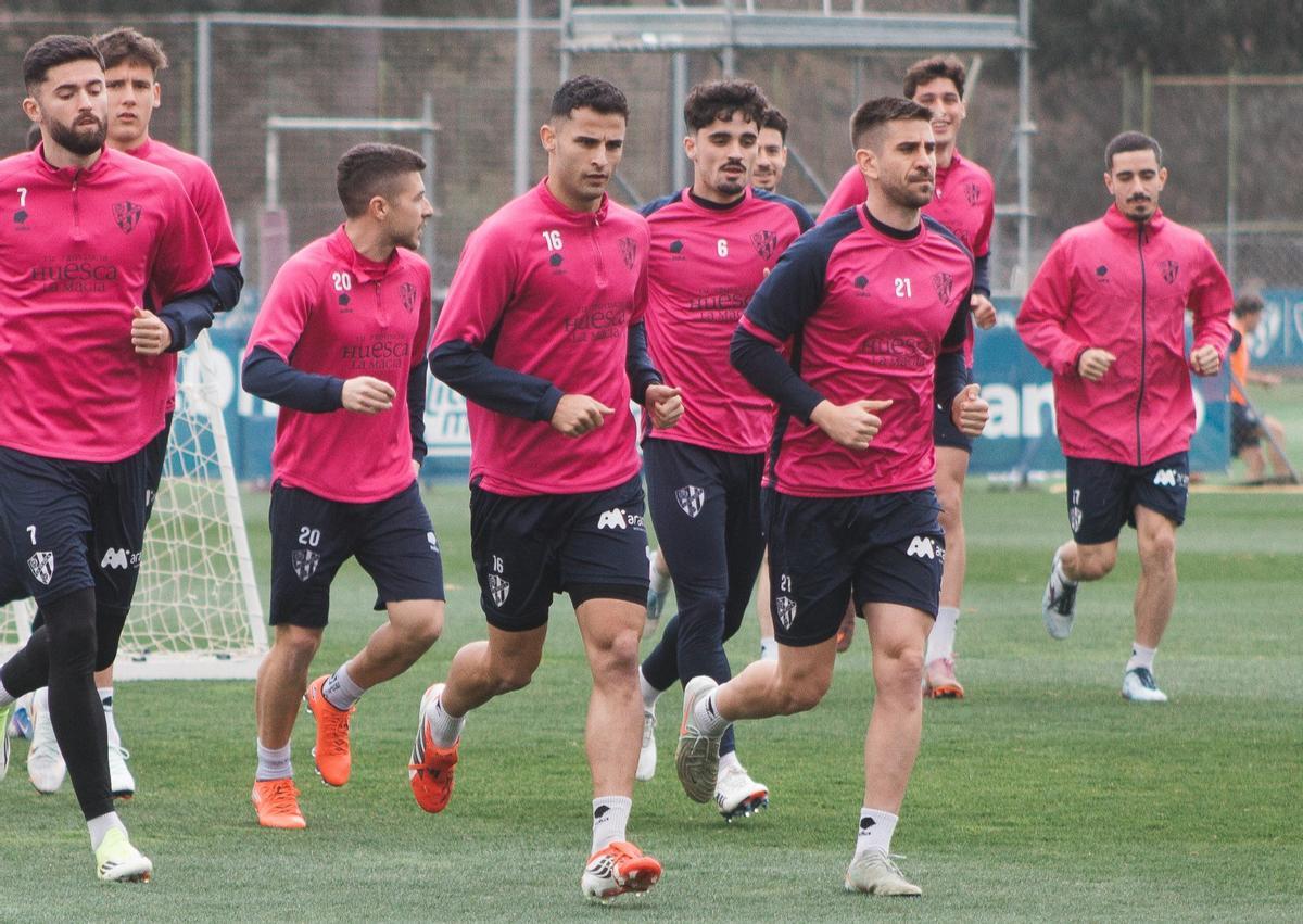 Los jugadores del conjunto azulgrana, en un entrenamiento en la Base Aragonesa.