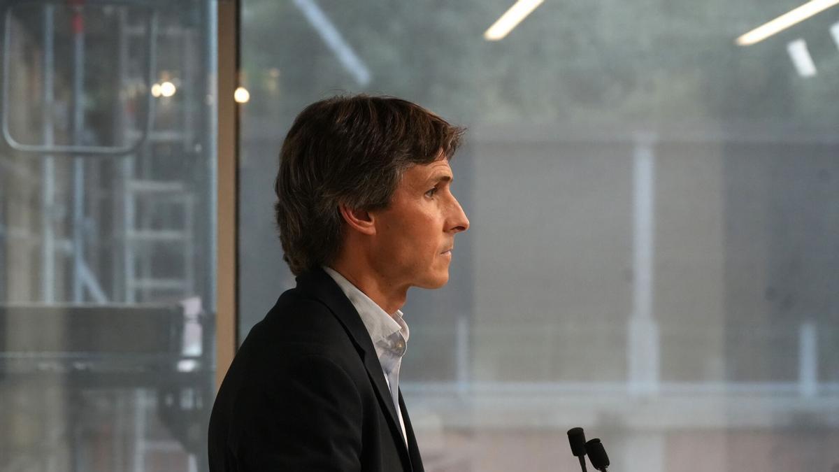El portavoz de Junts en el Parlament, Salvador Vergés, durante la rueda de prensa de este viernes