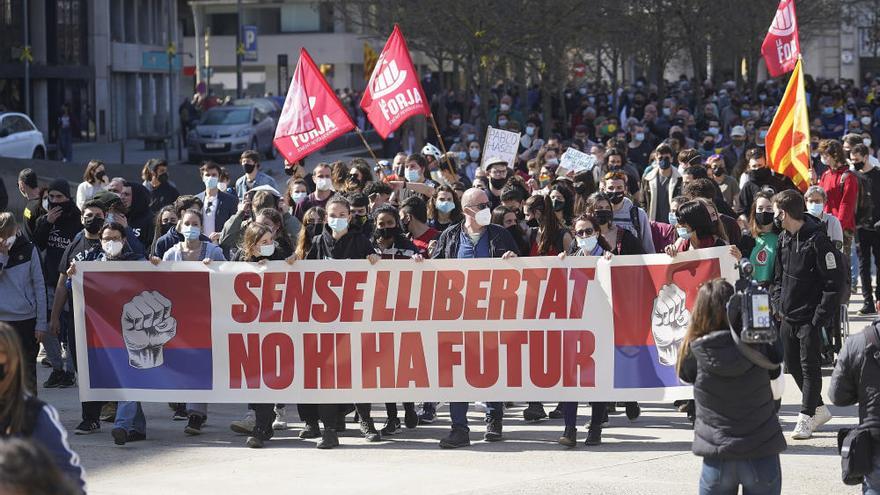 Manifestació a Girona per la llibertat d&#039;expressió, el futur dels joves i l&#039;autodeterminació