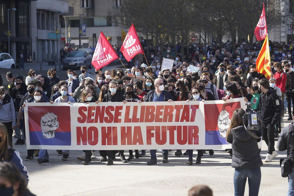 Manifestació a Girona per la llibertat d'expressió, el futur dels joves i l'autodeterminació