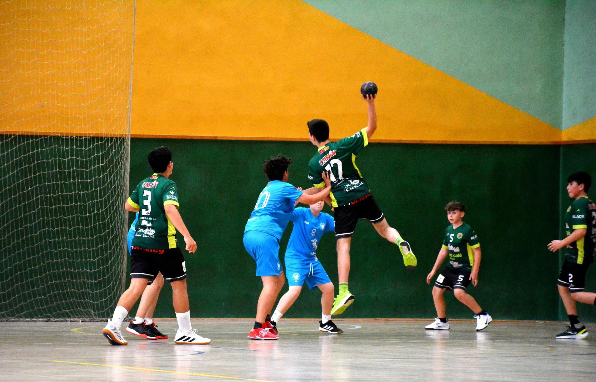 En imágenes | El colegio El Pilar-Maristas celebra las 24 Horas de Balonmano Memorial Roberto Suso