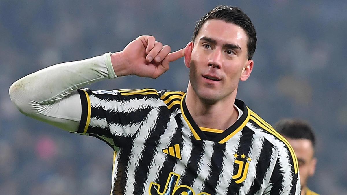 Dusan Vlahovic celebrando un gol