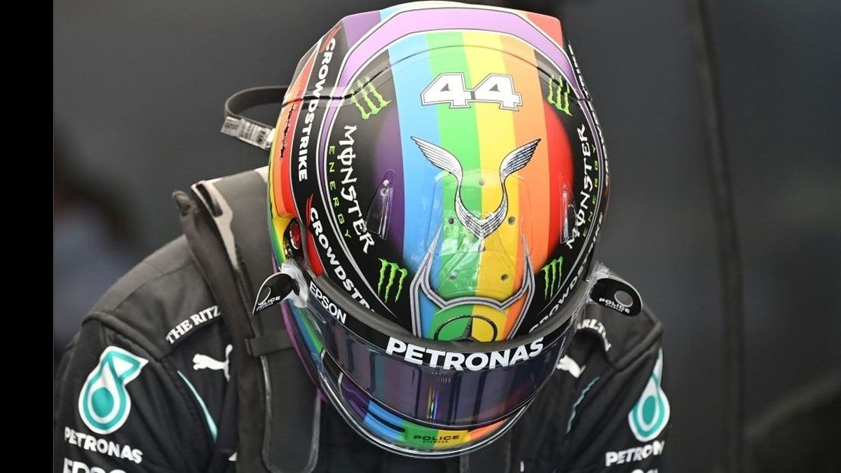 El casco de Hamilton en Catar, con la bandera arcoiris