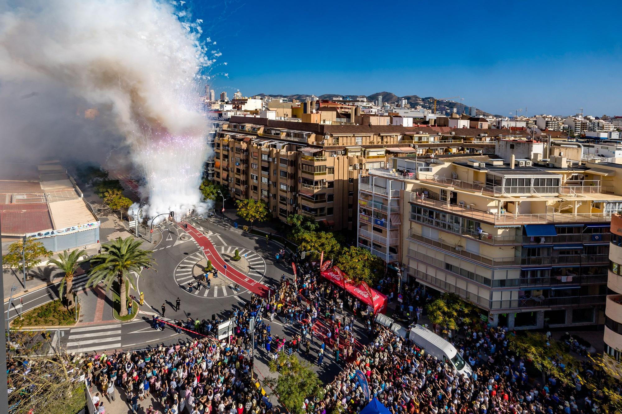 Primera mascletá de las Fiestas de Benidorm en honor a la Virgen del Sufragio