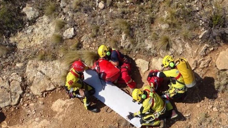 Herido un turista noruego tras caer desde 7 metros en la Cova Tallada en Dénia