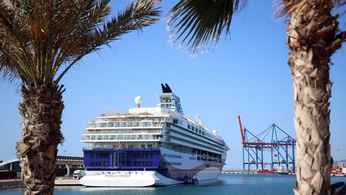 Primera escala de Marella Voyager en el Puerto de Málaga