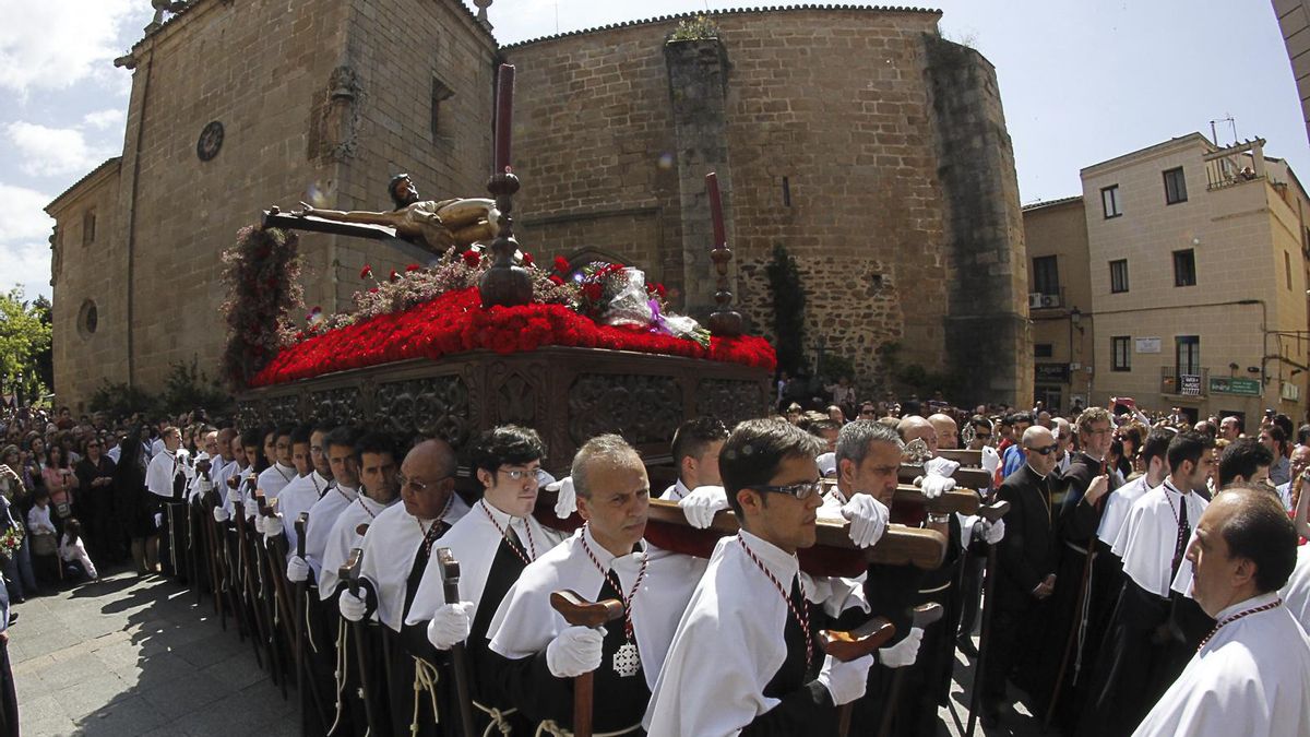 El Cristo de los Estudiantes, en su procesión de Viernes Santo.