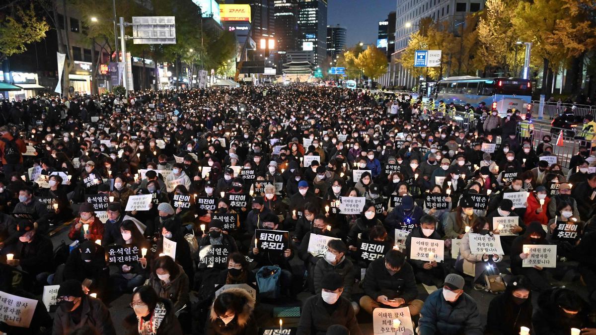 Imagen de archivo de concentraciones en Corea del Sur para conmemorar a las personas que murieron en una aglomeración de Halloween