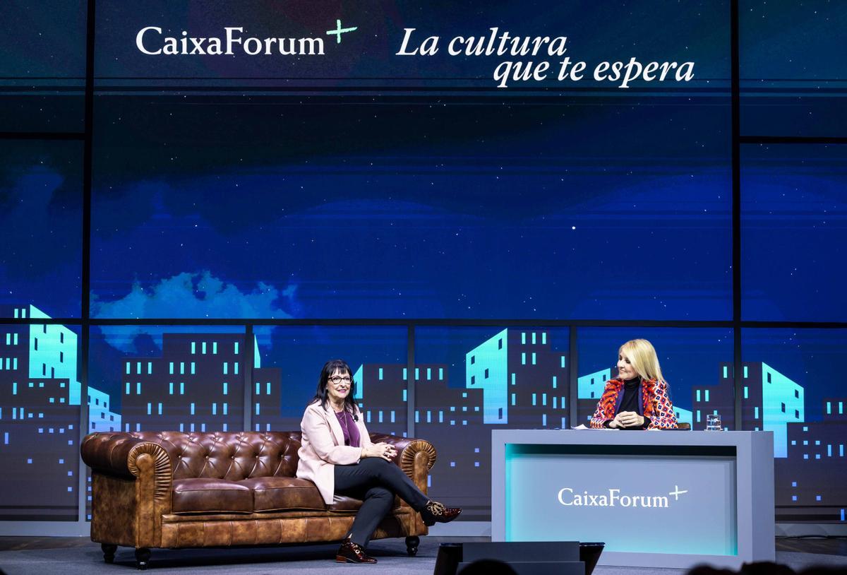 Cayetana Guillén-Cuervo con Elisa Durán, Directora General Adjunta de la Fundación “la Caixa”.