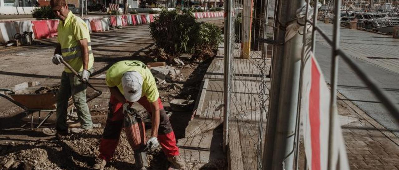 La patronal de constructores lamenta el impacto de los cambios en la obra pública.