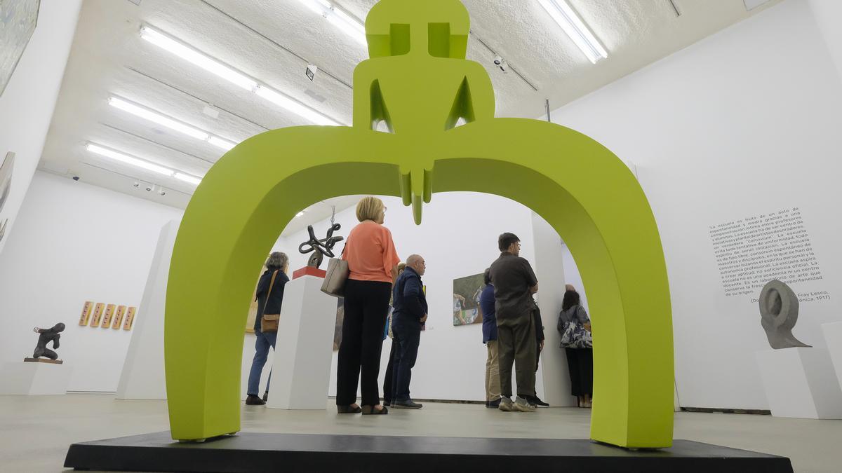 Exposición 'El arte de saber ver. Diálogos con la Escuela Luján Pérez'.