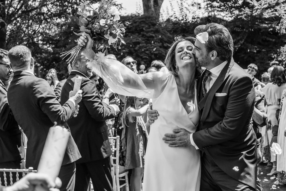 Natalia Prieto y Diego Calvo, durante un momento de su boda.