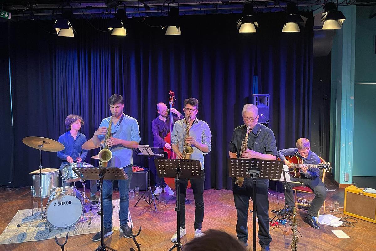 Un concierto de The Dam Jawn con Dick Oatts