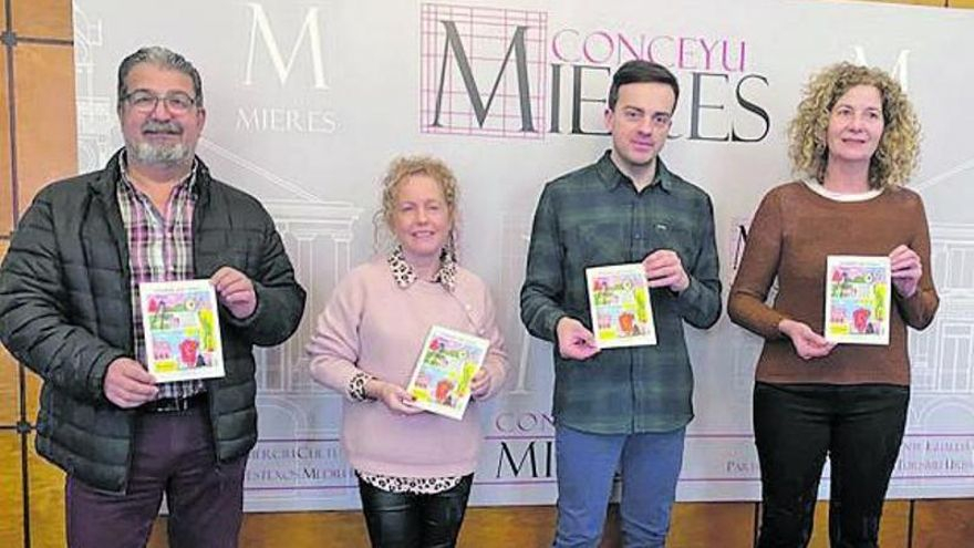 Por la izquierda, Luis Ángel Maseda, Blanca Fernández, Juan Ponte y Belén Alonso, en la presentación de la programación cultural de Mieres para el primer trimestre del año.