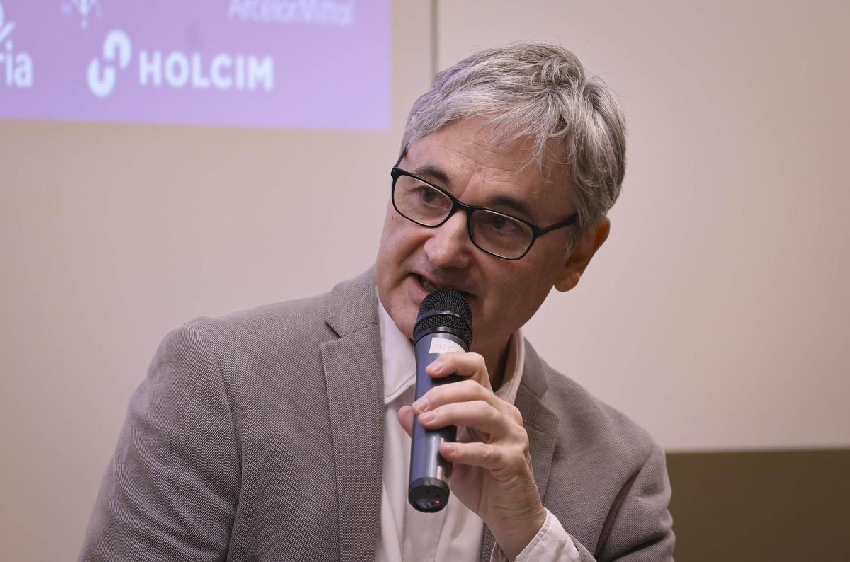 José María Montagut, en plena intervención.