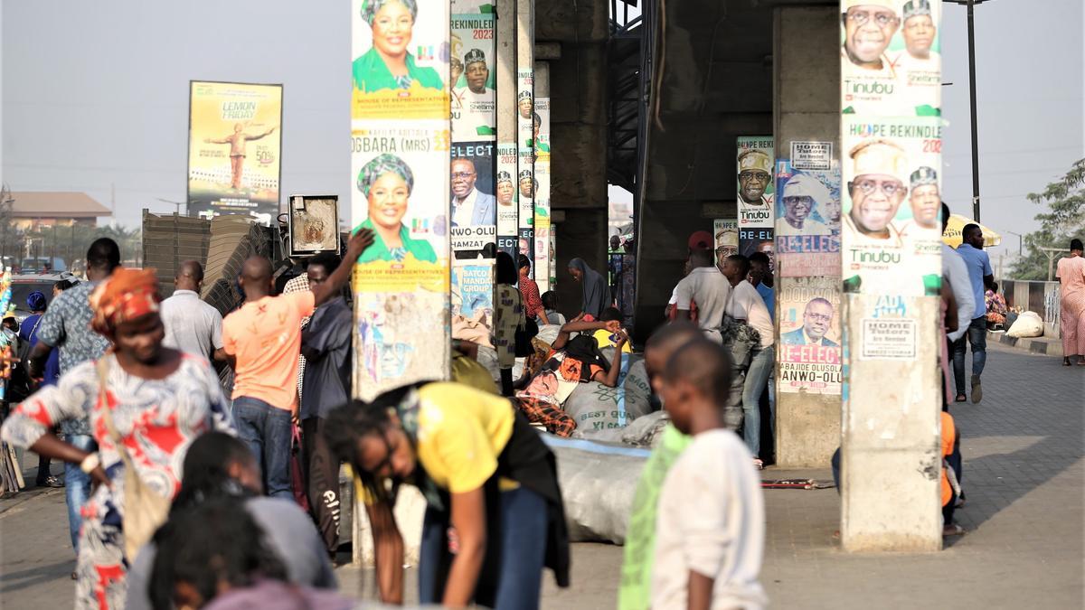 Carteles electorales en Lagos, Nigeria.