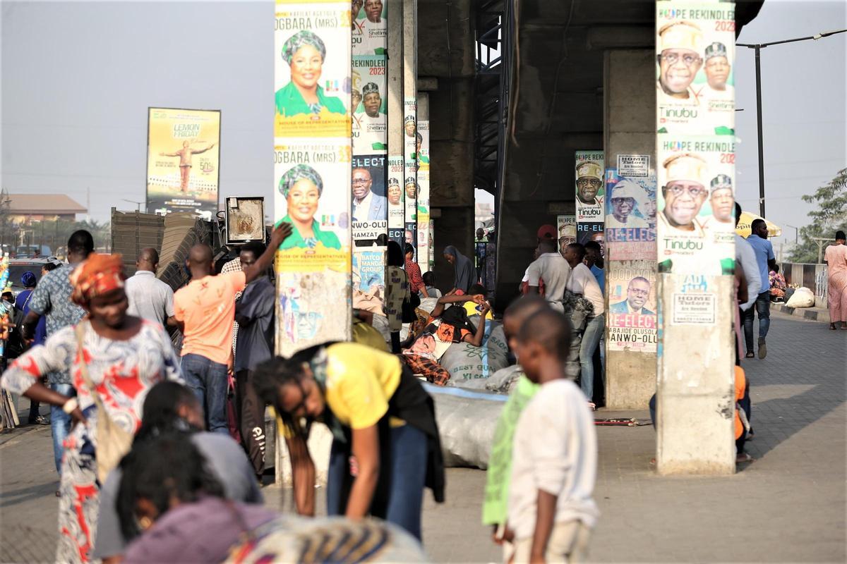 Carteles electorales en Lagos, Nigeria.
