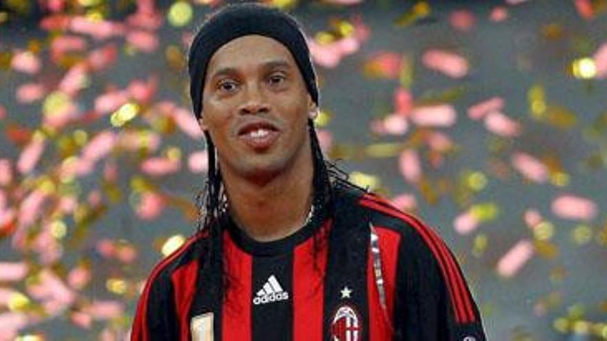 El delantero brasileño del Milán, Ronaldinho.