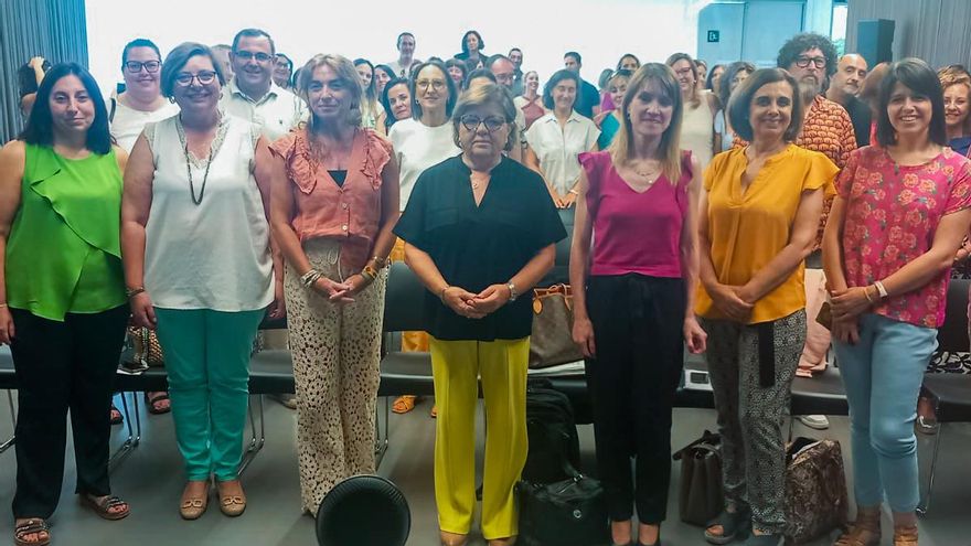 Andalucía refuerza la atención a la infancia vulnerable con el nuevo manual técnico de los equipos de tratamiento familiar.