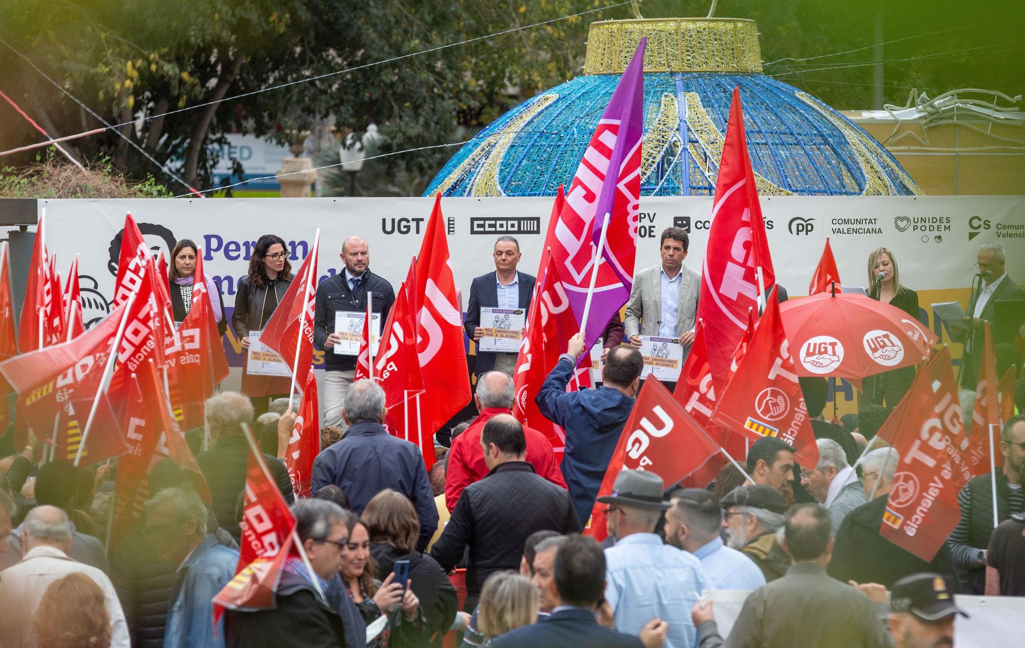 Concentración para reclamar una financiación justa para la provincia de Alicante