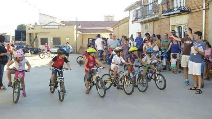 Villardondiego honra a la Virgen de Gracia y celebra competiciones deportivas