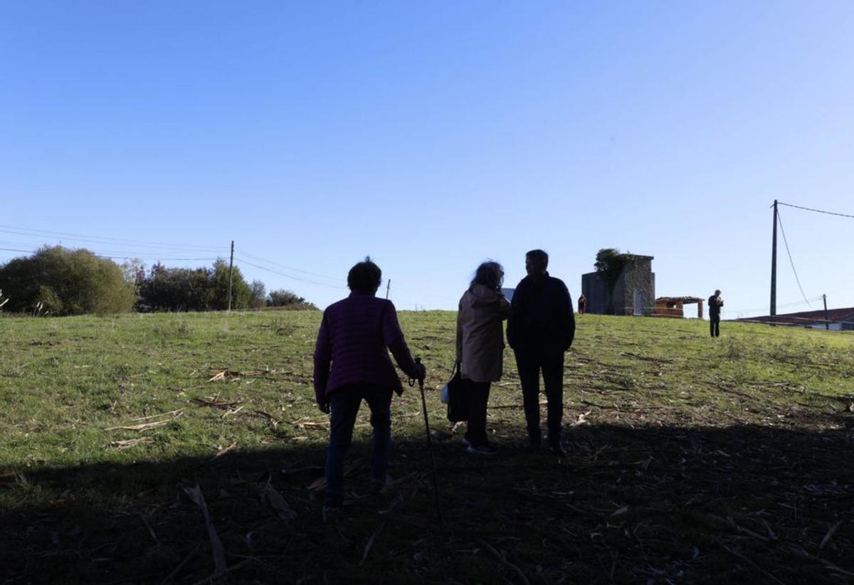 &quot;Pensaba que me moriría sin ver cómo se abría la fosa&quot;, dicen las familias de las víctimas de La Lloba | MIKI LÓPEZ